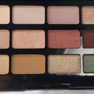 Laura Geller The Casual Collection Multi Finish Eyeshadow Palette 12 Shades